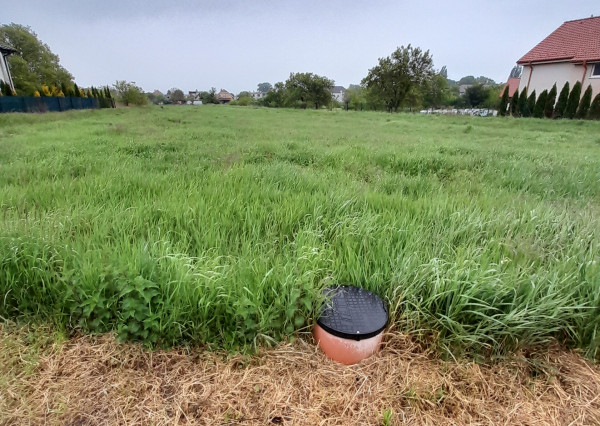 Predaj stavebný pozemok 800m2 na dvoj dom v obci Malinovo