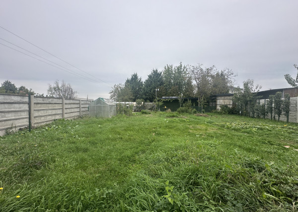 Stavebný pozemok na predaj – Horné Saliby, 779 m²