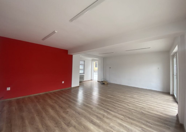 Na prenájom obchodný priestor 40 m2 v centre mesta  Dunajská Streda